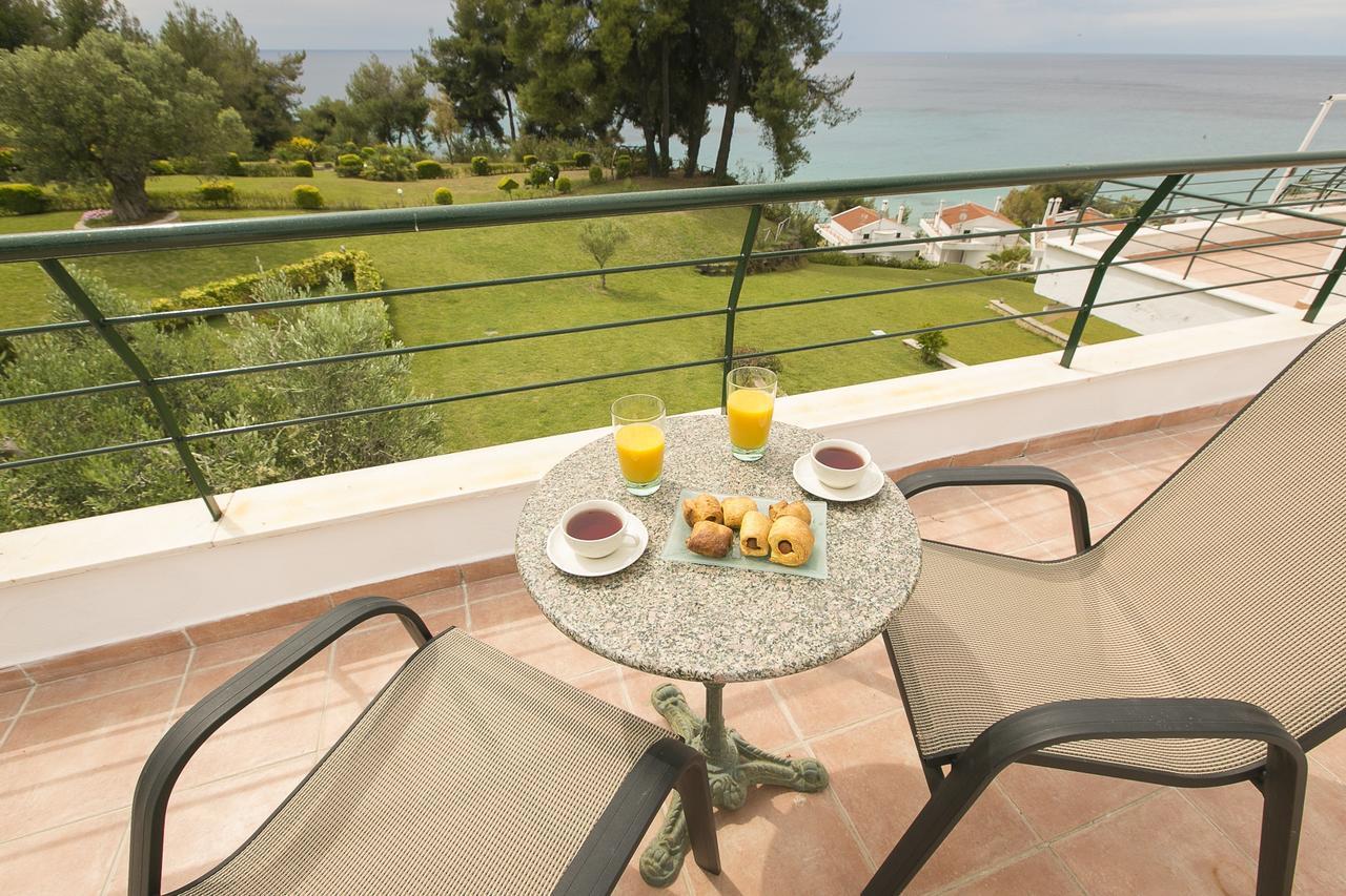 Blue Crab, Beachfront House In Kalandra #Feelslikehome Hanioti Exterior photo